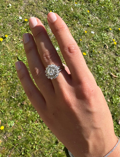 Bague 52 Bague - Or blanc et diamants 58 Facettes 1009