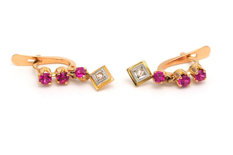 Boucles d'oreilles Boucles d'oreilles Art Déco or jaune rubis de synthèse et diamants 58 Facettes 17568