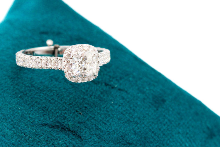 Bague or blanc, diamant et pavage diamants