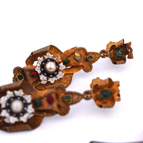 Bague Bague ancienne en or jaune 18 carats sertie de rubis, d'émeraudes et de perles naturelles 58 Facettes