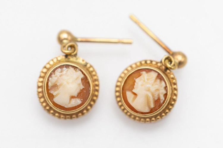 Parure ancienne en or, bague et boucles d'oreilles avec camée, Suède.