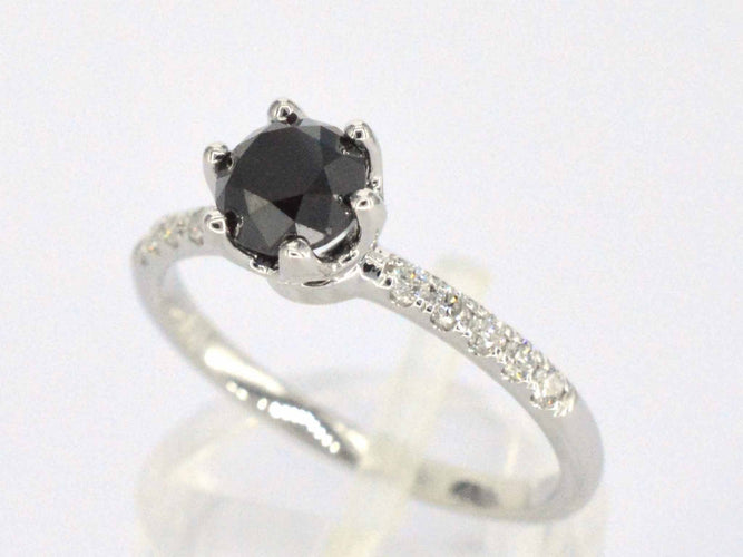 Bague 54 Bague en or blanc avec un diamant noir taille brillant et des diamants blancs 58 Facettes 2222