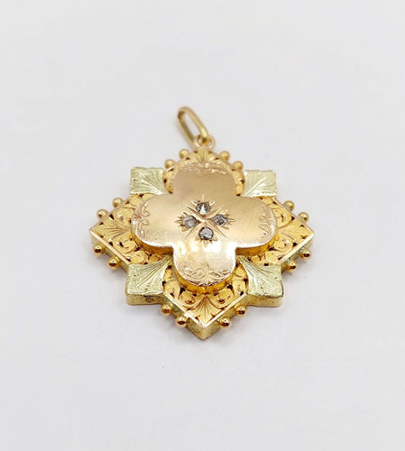 Pendentif Pendentif fleur or rose et or jaune, diamants taille rose (circa 1900) 58 Facettes A06189