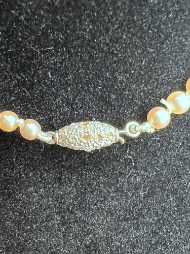 Collier Collier 85 Perles Akoya Fermoir Platine et Diamants 43 cm 58 Facettes