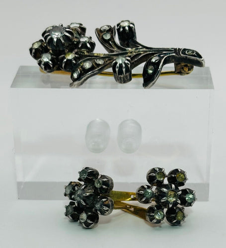 Boucles d'oreilles Boucles d'oreilles et broche à motif floral espagnol 58 Facettes 50195