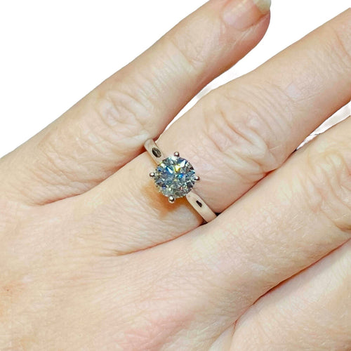 Bague 53 Bague solitaire or blanc, diamant 1.51 ct certificat HRD: G / VVS2 58 Facettes 7866 A