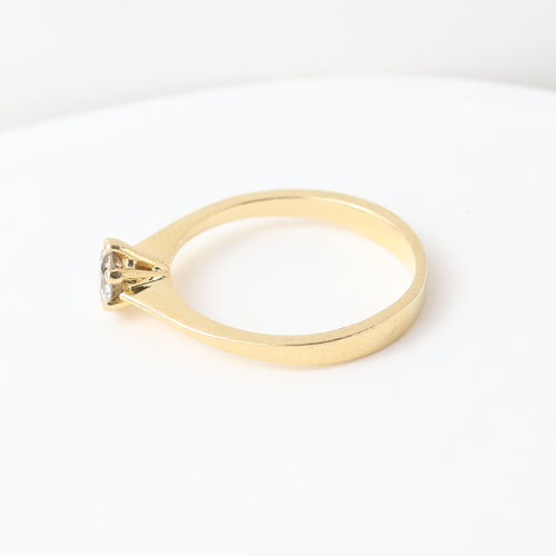 Bague solitaire en or jaune 18 carats avec diamant de 0,28 carat