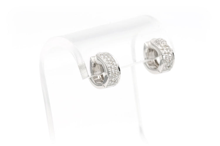 Boucles d'oreilles contemporaines en or blanc 18 carats serties de diamants "taille" brillant (+-0.35ct)