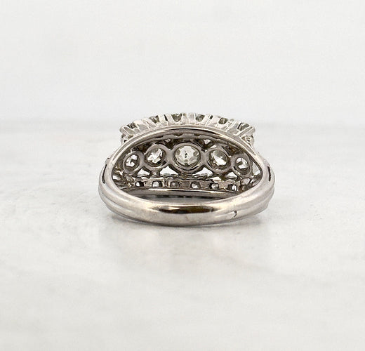 Bague Bague ancienne or blanc jarretière diamants 58 Facettes