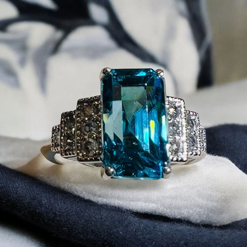 Bague 54 Bague or blanc Zyrcon Bleu naturel 4.60 carats  et diamants 58 Facettes 7849 A
