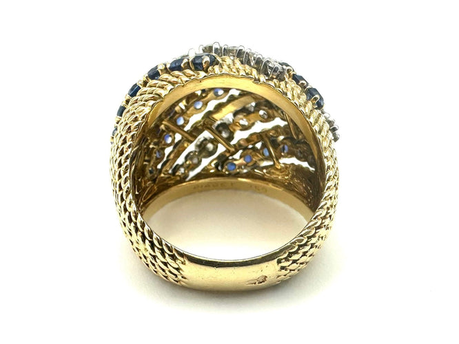 PIAGET. Bague vintage or jaune 18K, saphirs et diamants