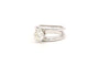 Bague contemporaine en or blanc 18 carats sertie d'un diamant