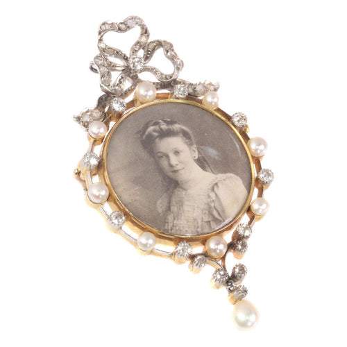Broche Broche ancienne Belle Époque sertie de diamants et de perles 58 Facettes 20195-0157