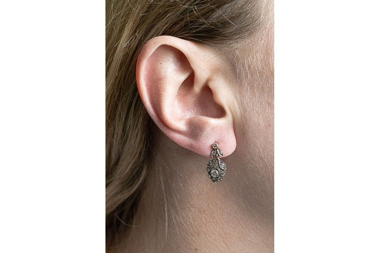 Boucles d'oreilles Boucles d'oreilles pendantes en or blanc avec diamants, début du XXe siècle 58 Facettes 10164