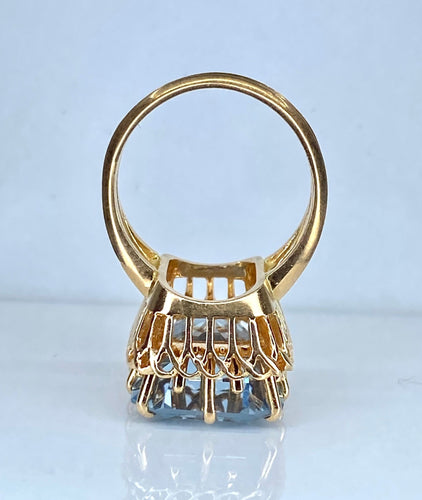 Bague 52 Bague en or jaune 18 carats avec aigue-marine 13 carats 58 Facettes AB667