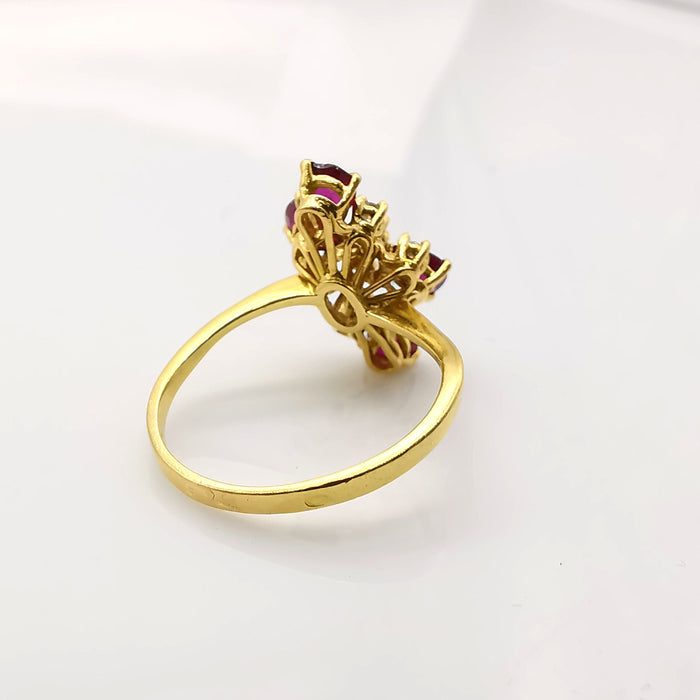 Bague 54 Bague en or jaune rubis et diamants 58 Facettes