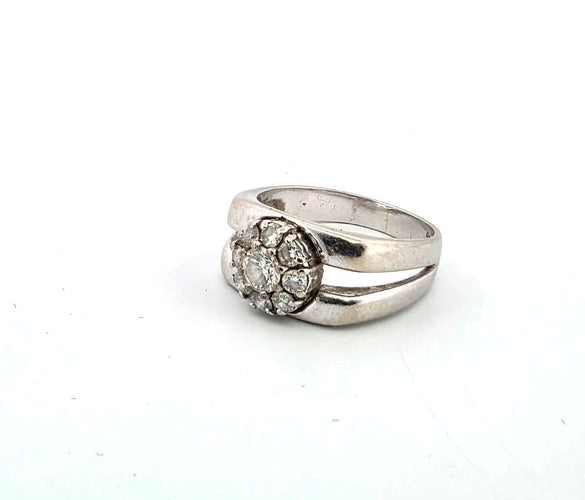 Bague en or blanc avec diamants