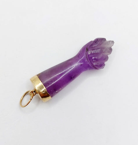 Pendentif Pendentif vintage or jaune main de figa gravé en améthyste 58 Facettes A05460