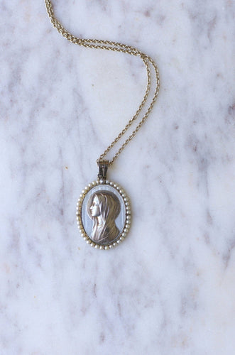 Pendentif Paul Émile Brandt - Pendentif médaille Art Déco ovale en or blanc, nacre et perles 58 Facettes