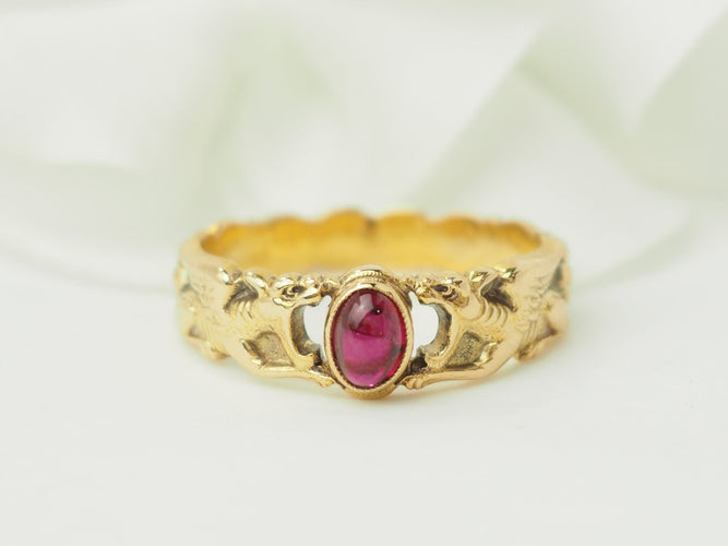 Bague 56 Bague ancienne en or jaune et rubis cabochon 58 Facettes 33630
