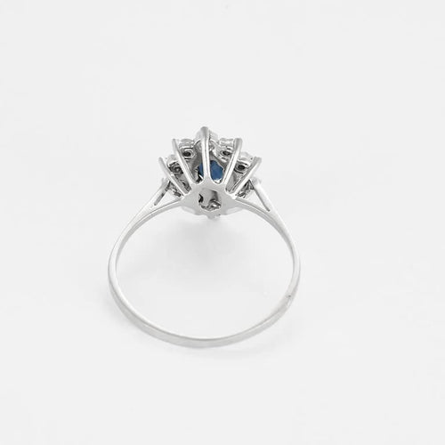 Bague 60.5 Bague marguerite en or blanc 18 carats, saphir 0,45 ct et diamants 58 Facettes 58FC103