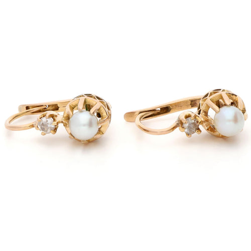 Boucles d'oreilles Boucles d’oreilles dormeuses en or 18k, perles et diamants taille rose 58 Facettes 05B74D8294B146B588081AF9D6B0066A