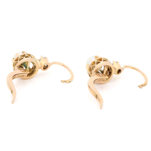 Boucles d'oreilles Boucles d’oreilles dormeuses en or 18k, perles et diamants taille rose 58 Facettes 05B74D8294B146B588081AF9D6B0066A