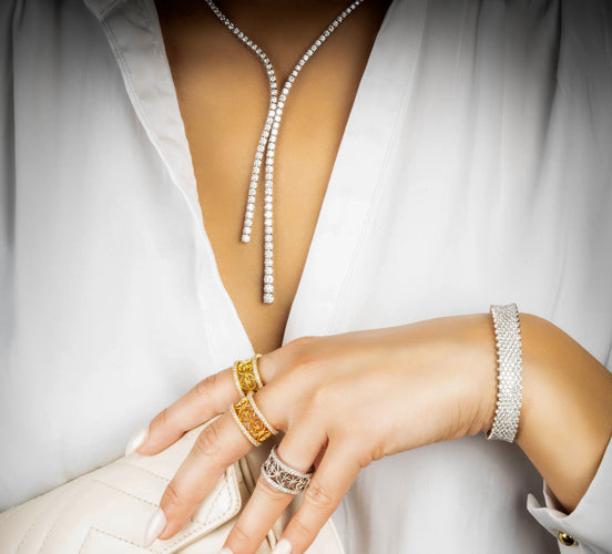 Collier Collier cravate Édouard Nahum en or blanc et diamants 58 Facettes 63700130