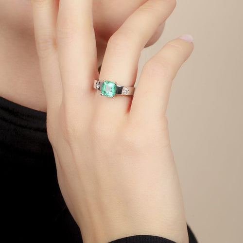Bague 54 Bague en or gris et jaune avec émeraude de Colombie et diamants 58 Facettes OC-61300089