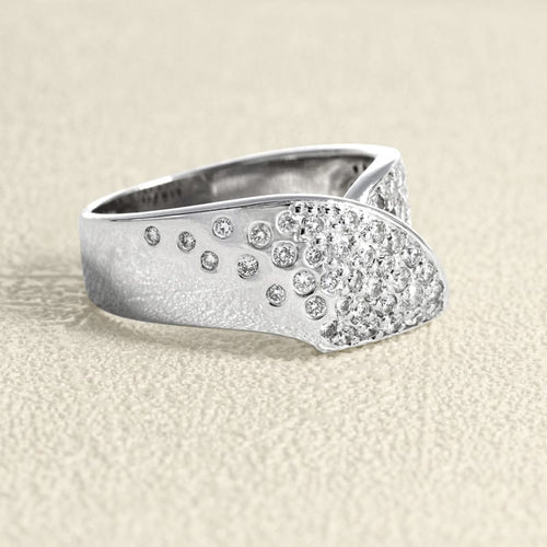 Bague 58 Bague en or gris 750 et diamants 58 Facettes 61E00491
