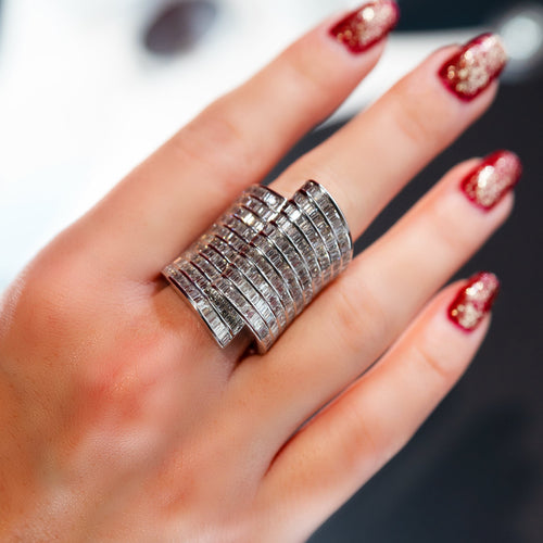 Bague 53 Bague bandeau en or gris 750 pavée de diamants 58 Facettes 61E00438