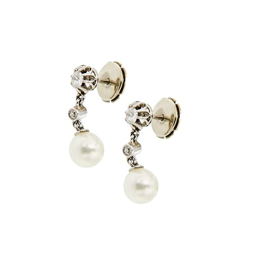 Boucles d'oreilles Boucles d’oreilles pendantes Art déco en or blanc 18 ct, perles et diamants 58 Facettes 23571