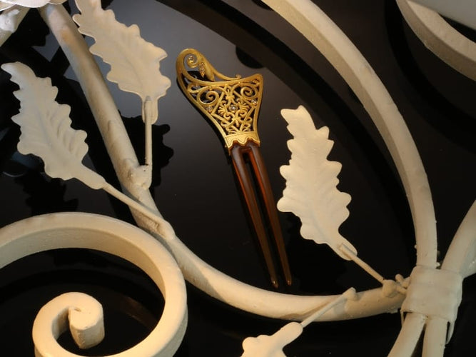 Montre Peigne à cheveux Art nouveau en or jaune 18K, corne et diamants 58 Facettes 18017-0151