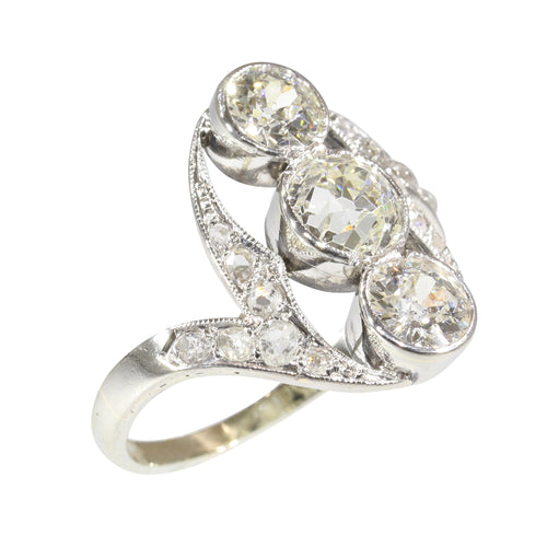 Bague 54 Bague Belle Époque trois diamants en or blanc 18K 58 Facettes 25351-0042