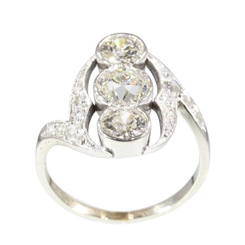Bague 54 Bague Belle Époque trois diamants en or blanc 18K 58 Facettes 25351-0042