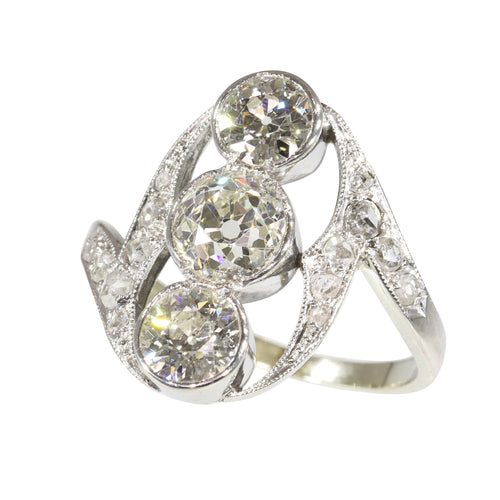 Bague 54 Bague Belle Époque trois diamants en or blanc 18K 58 Facettes 25351-0042