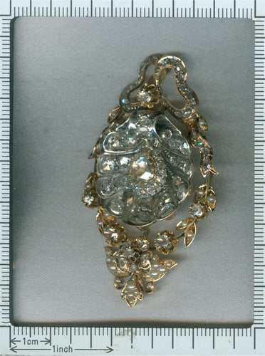 Pendentif Broche-pendentif victorienne en or rouge 18k, argent, diamants et perles 58 Facettes 17093-0243