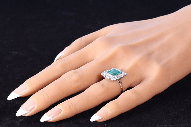 Bague 52 Art déco - Bague géométrique en platine, émeraude et diamants 58 Facettes 24110-0131
