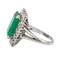 Bague 51 Bague en or blanc 18 carats avec émeraude et diamants 58 Facettes 3981319RV