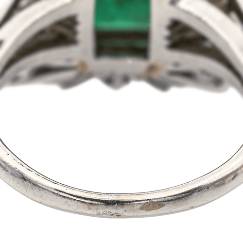 Bague 51 Bague en or blanc 18 carats avec émeraude et diamants 58 Facettes 3981319RV