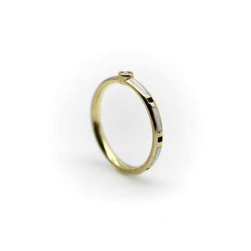 Bague Bague en or 18k émaillée noir et blanc avec diamant 58 Facettes A20017