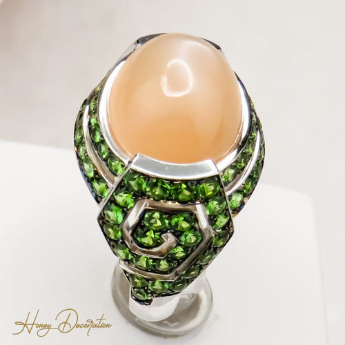 Bague 54 Boucheron - Bague en or blanc 18 carats quartz œil-de-chat et grenats démantoïdes 58 Facettes 2401