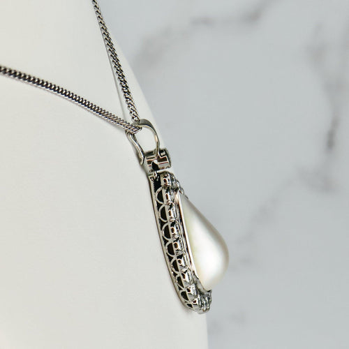 Pendentif Honey Jewelry - Pendentif en or blanc avec mabé-perle et diamants 58 Facettes 2150