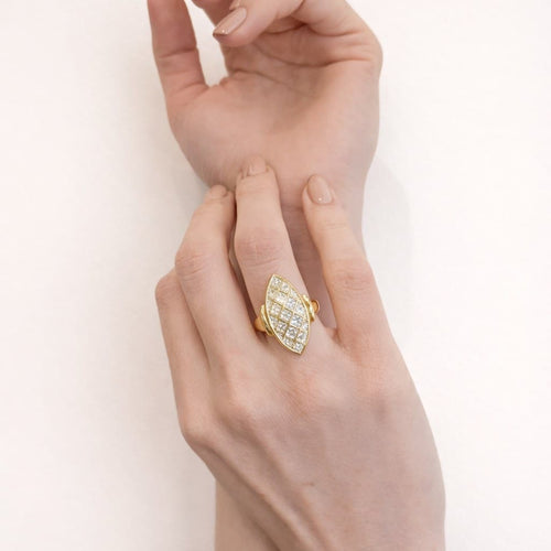 Bague 52 Bague marquise en or jaune 18 carats et diamants 58 Facettes 34515