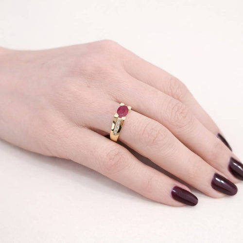 Bague 53 Bague en or jaune, rubis et diamants 58 Facettes 34543