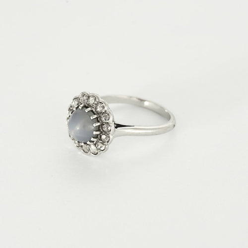 Bague 49.5 Bague marguerite en or blanc, saphir étoilé 2,20 ct et diamants 58 Facettes DINA0039