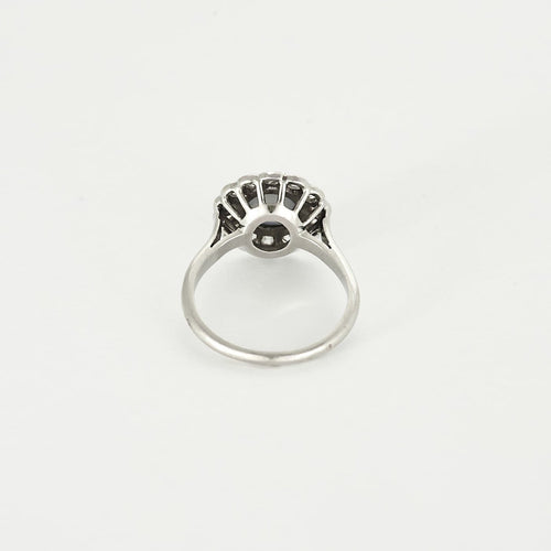 Bague 49.5 Bague marguerite en or blanc, saphir étoilé 2,20 ct et diamants 58 Facettes DINA0039