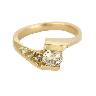 Bague 52 Bague asymétrique solitaire en or jaune 18K et diamants 0,60 ct 58 Facettes DRE1847