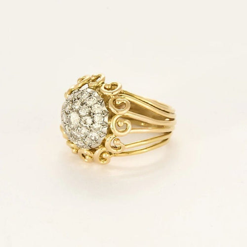 Bague 51 Bague dôme ajourée en or jaune et blanc 18K avec diamants 58 Facettes SEN2429X2