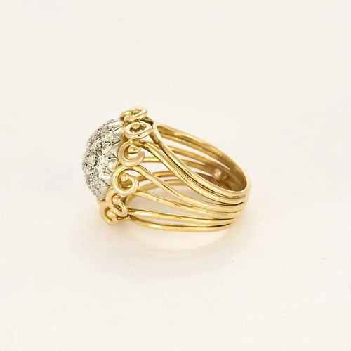 Bague 51 Bague dôme ajourée en or jaune et blanc 18K avec diamants 58 Facettes SEN2429X2